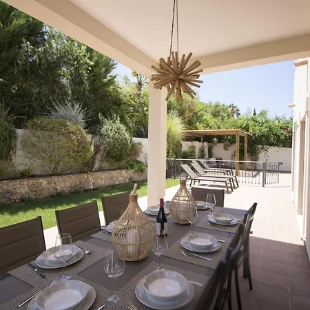 Villa Esmeralda *
